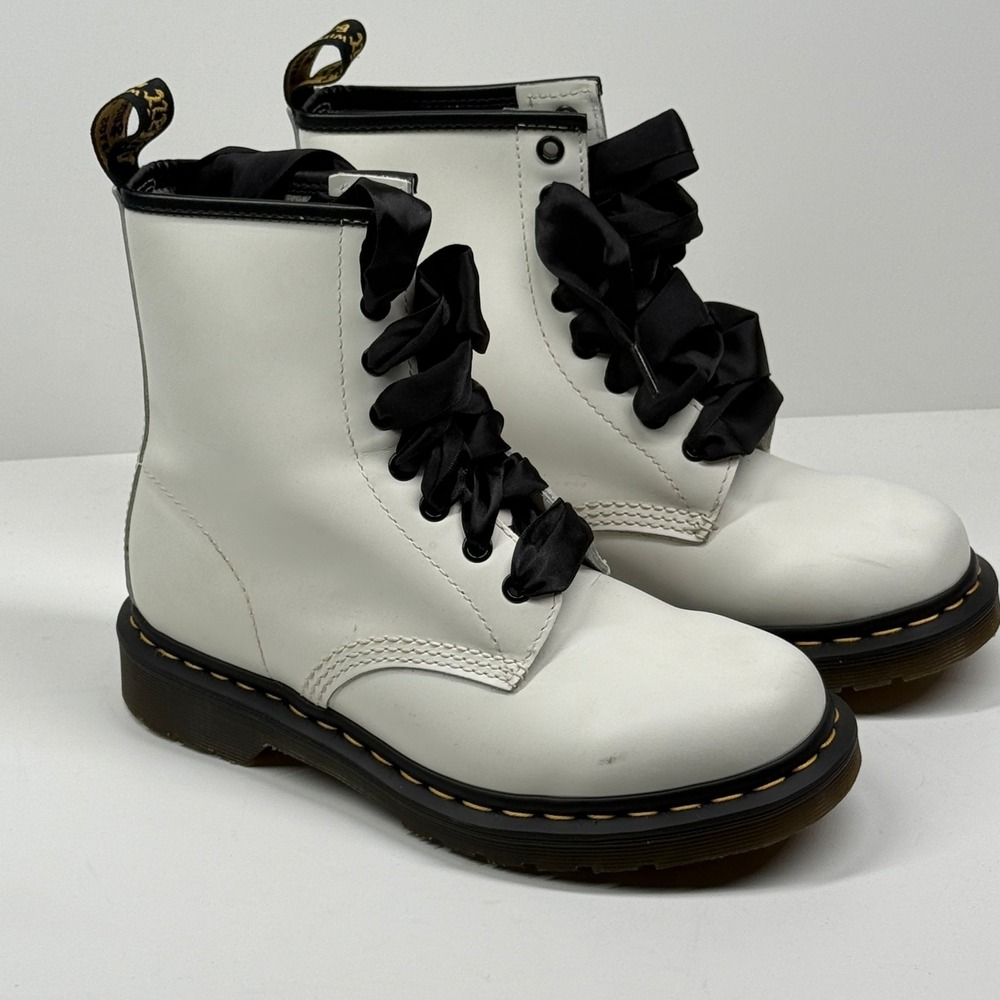 Dr. Martens 1460 White Smooth Leather Lace Up Combat Boots Women's Size 6
